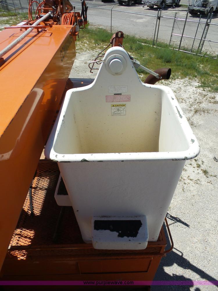 image for item BK9638 1997 International 4900 digger derrick truck