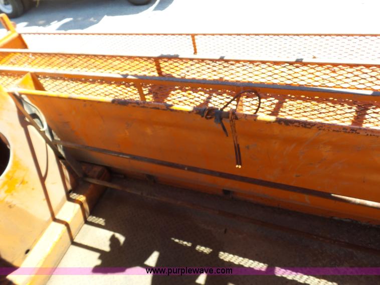 image for item BK9638 1997 International 4900 digger derrick truck