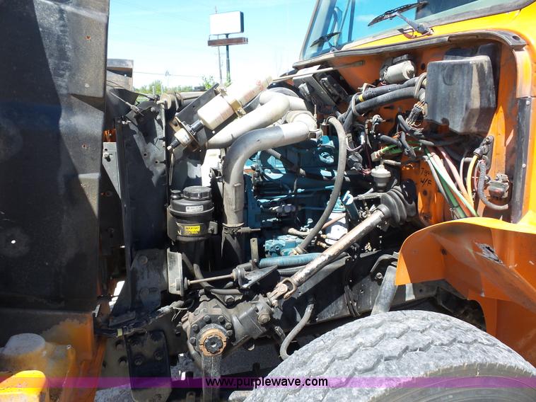 image for item BK9638 1997 International 4900 digger derrick truck