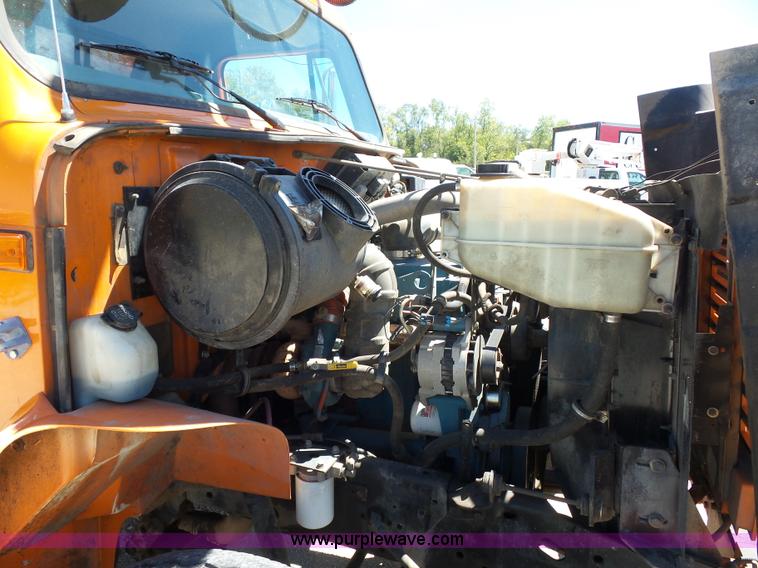 image for item BK9638 1997 International 4900 digger derrick truck