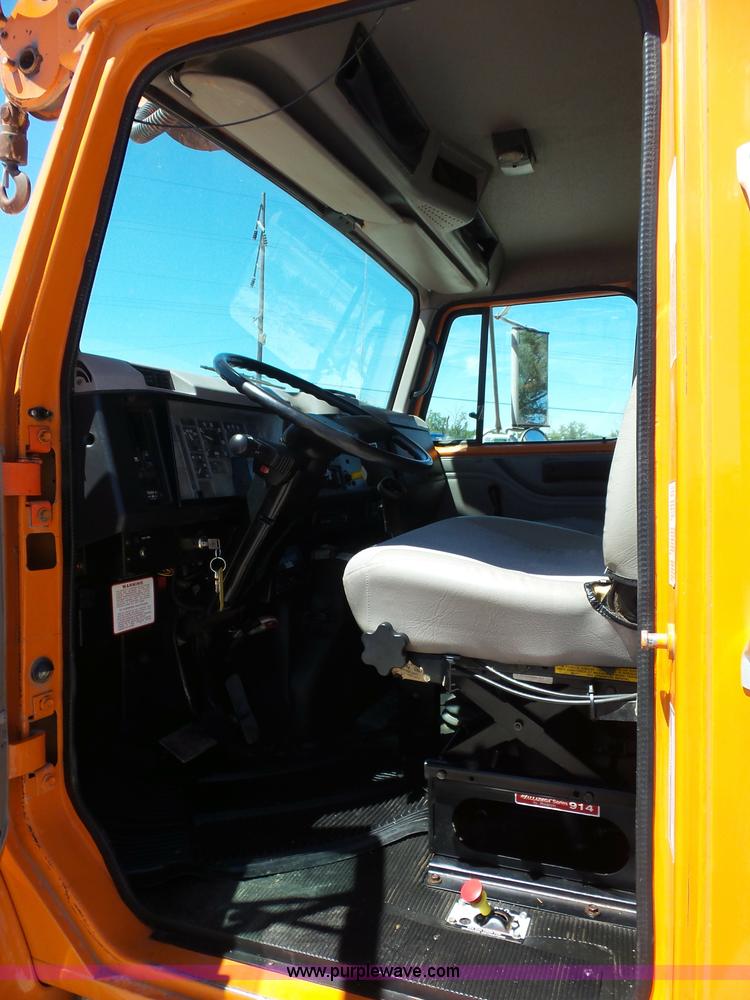 image for item BK9638 1997 International 4900 digger derrick truck