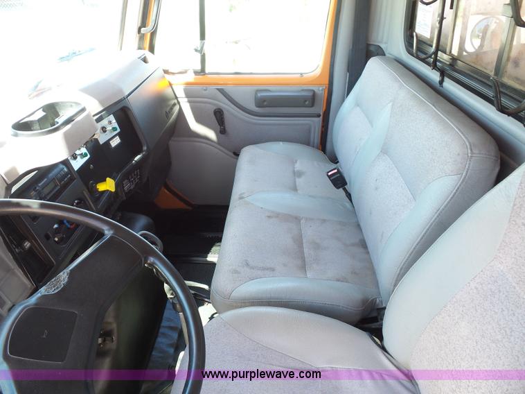 image for item BK9638 1997 International 4900 digger derrick truck