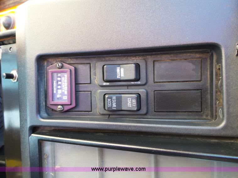 image for item BK9638 1997 International 4900 digger derrick truck