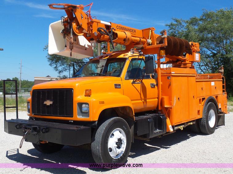 image for item BK9639 1997 Chevrolet C7500 digger derrick truck