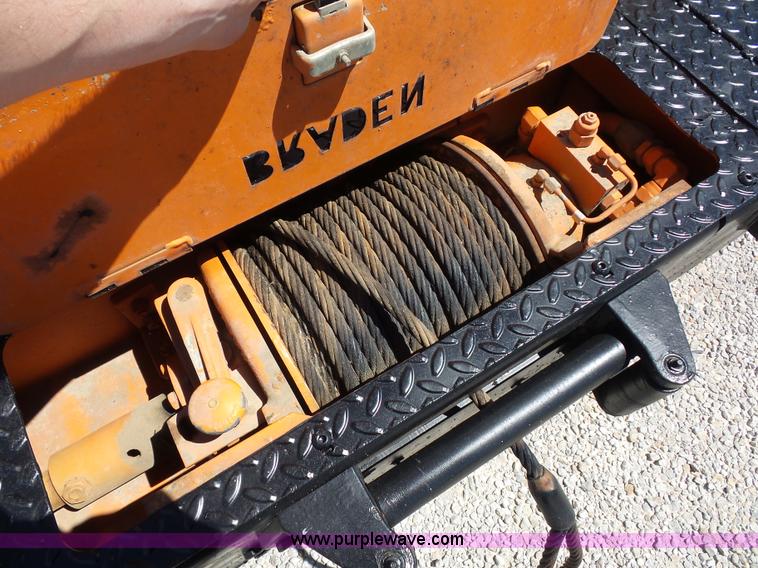 image for item BK9639 1997 Chevrolet C7500 digger derrick truck