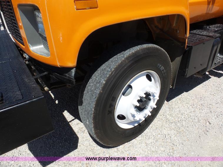 image for item BK9639 1997 Chevrolet C7500 digger derrick truck