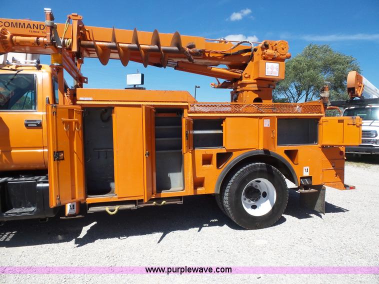 image for item BK9639 1997 Chevrolet C7500 digger derrick truck
