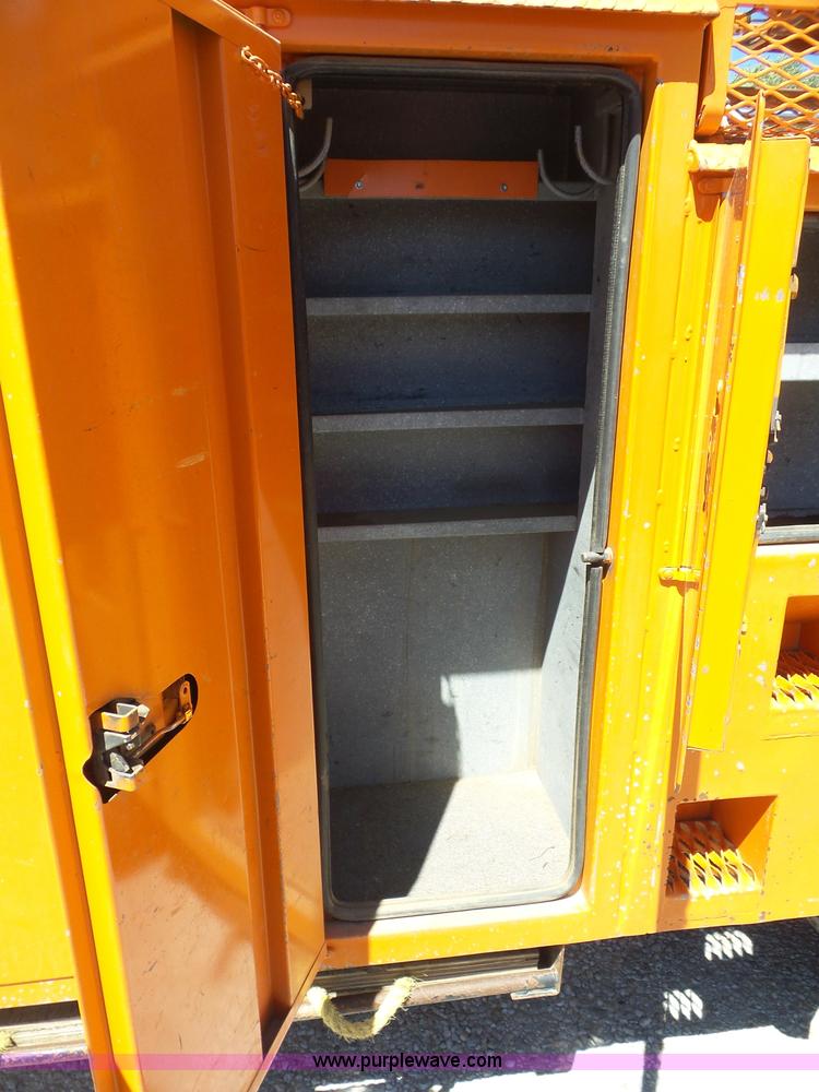 image for item BK9639 1997 Chevrolet C7500 digger derrick truck