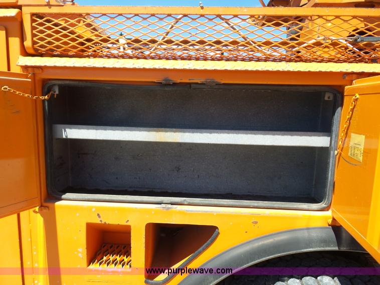 image for item BK9639 1997 Chevrolet C7500 digger derrick truck