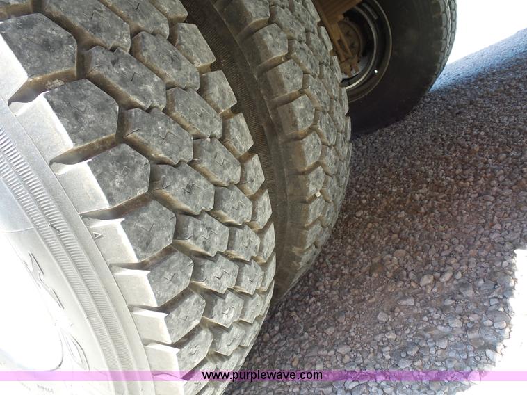 image for item BK9639 1997 Chevrolet C7500 digger derrick truck