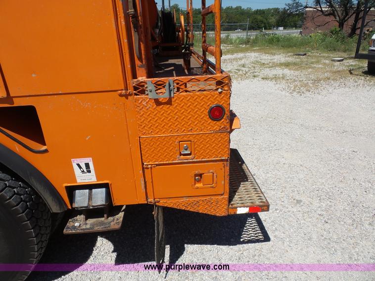 image for item BK9639 1997 Chevrolet C7500 digger derrick truck