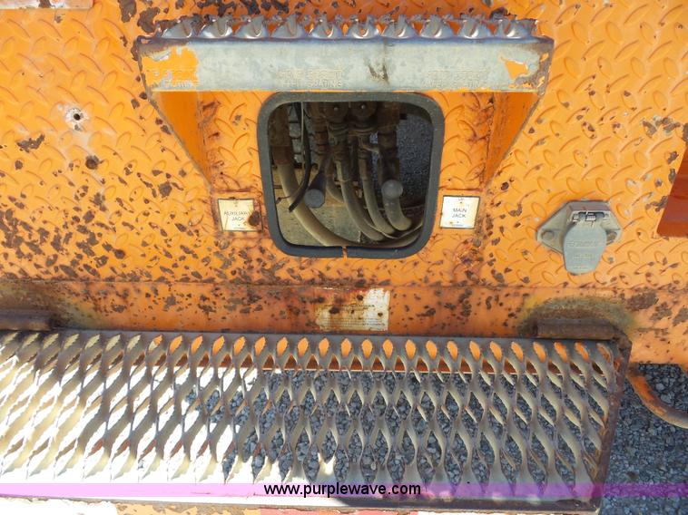 image for item BK9639 1997 Chevrolet C7500 digger derrick truck