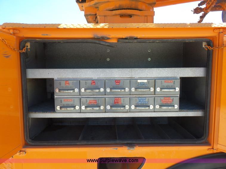 image for item BK9639 1997 Chevrolet C7500 digger derrick truck