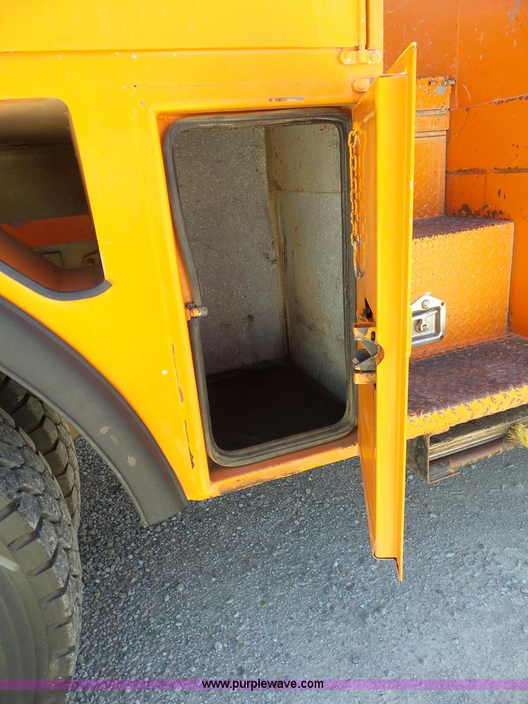 image for item BK9639 1997 Chevrolet C7500 digger derrick truck