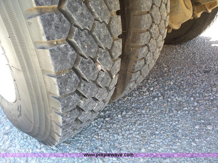 image for item BK9639 1997 Chevrolet C7500 digger derrick truck