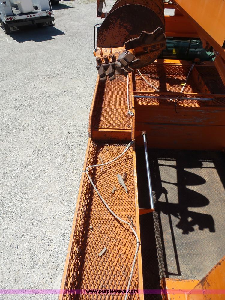 image for item BK9639 1997 Chevrolet C7500 digger derrick truck