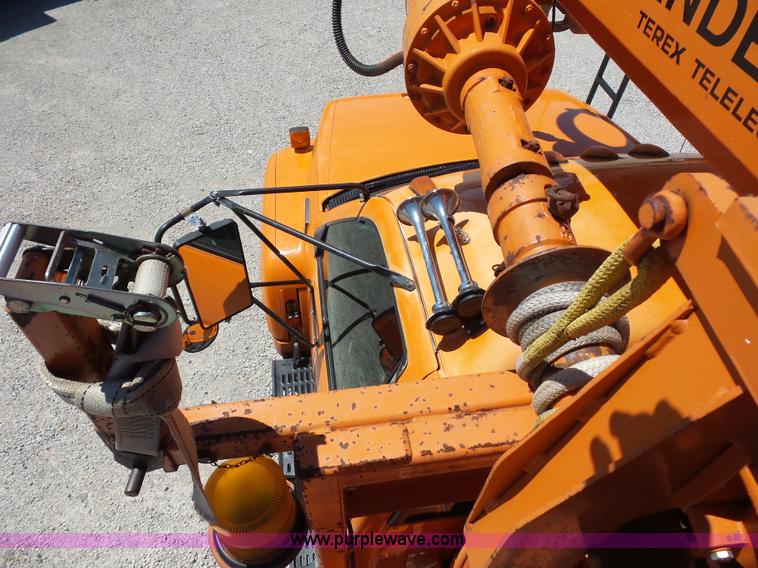 image for item BK9639 1997 Chevrolet C7500 digger derrick truck