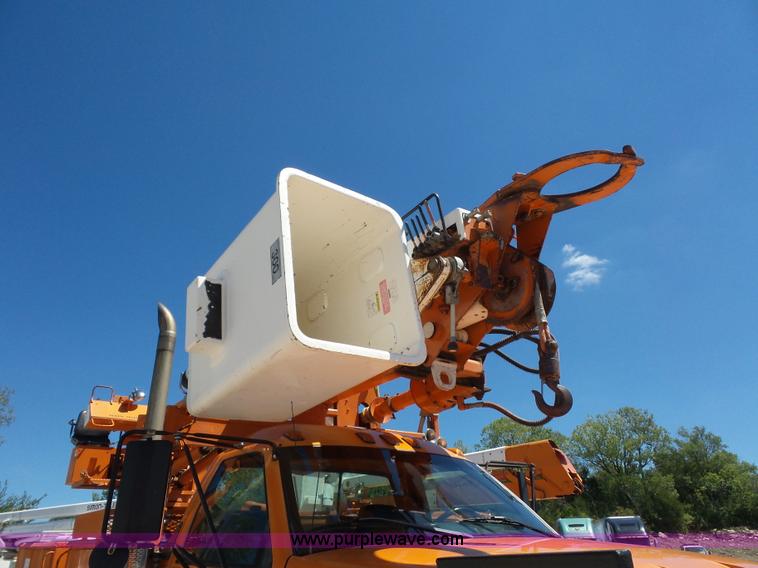 image for item BK9639 1997 Chevrolet C7500 digger derrick truck