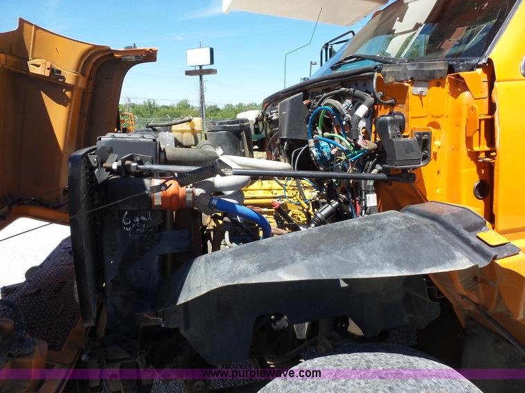 image for item BK9639 1997 Chevrolet C7500 digger derrick truck