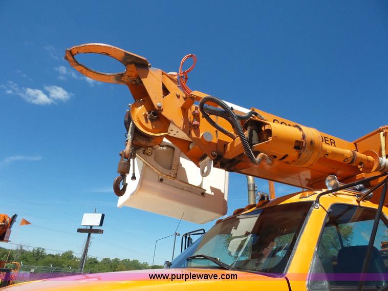 image for item BK9639 1997 Chevrolet C7500 digger derrick truck