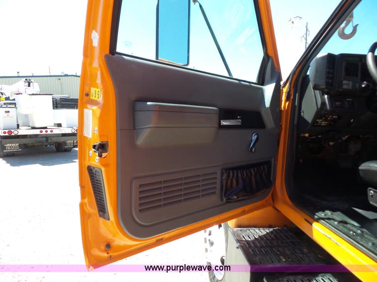 image for item BK9639 1997 Chevrolet C7500 digger derrick truck