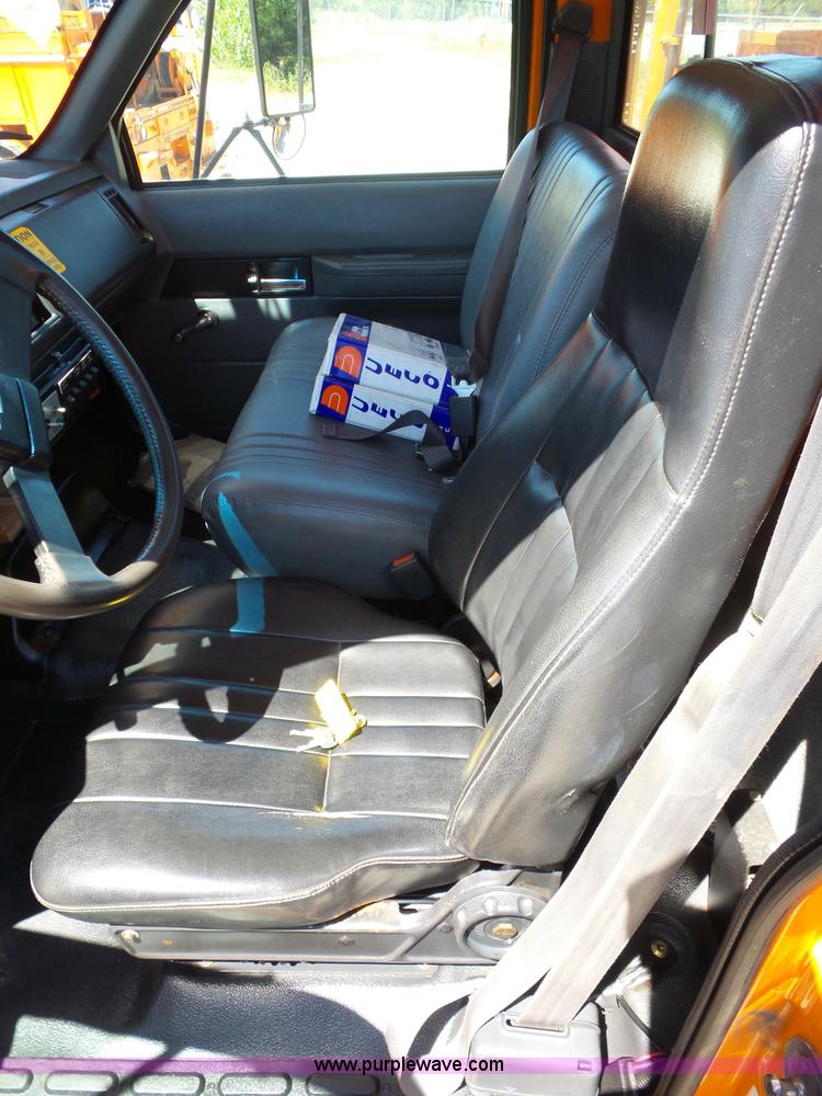 image for item BK9639 1997 Chevrolet C7500 digger derrick truck