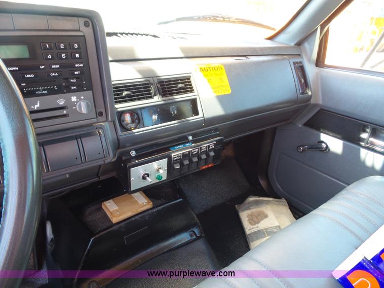 image for item BK9639 1997 Chevrolet C7500 digger derrick truck