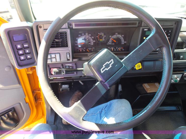 image for item BK9639 1997 Chevrolet C7500 digger derrick truck