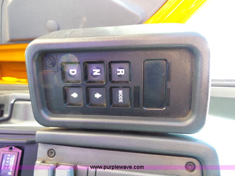 image for item BK9639 1997 Chevrolet C7500 digger derrick truck