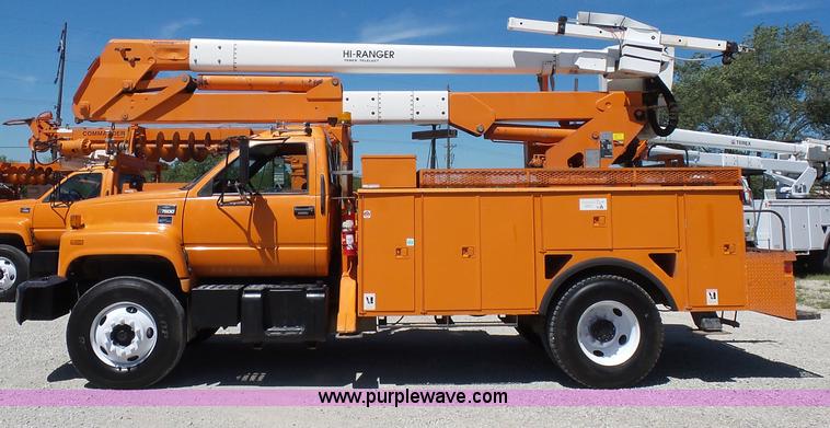 image for item BK9640 1997 GMC C7500 bucket truck