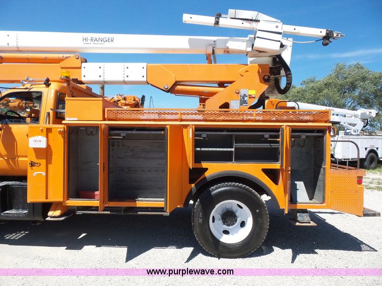 image for item BK9640 1997 GMC C7500 bucket truck