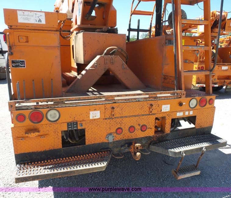 image for item BK9640 1997 GMC C7500 bucket truck