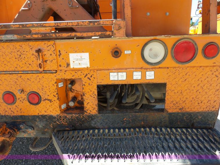 image for item BK9640 1997 GMC C7500 bucket truck