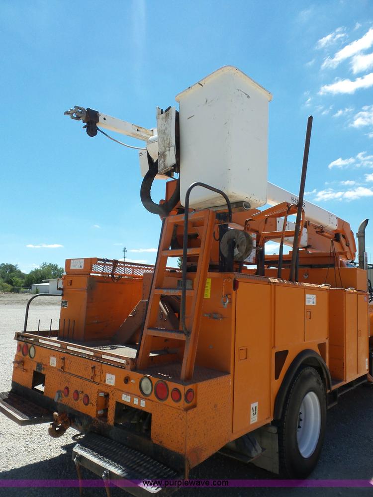 image for item BK9640 1997 GMC C7500 bucket truck