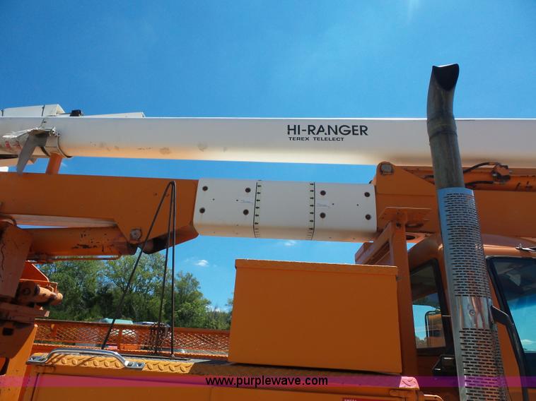 image for item BK9640 1997 GMC C7500 bucket truck