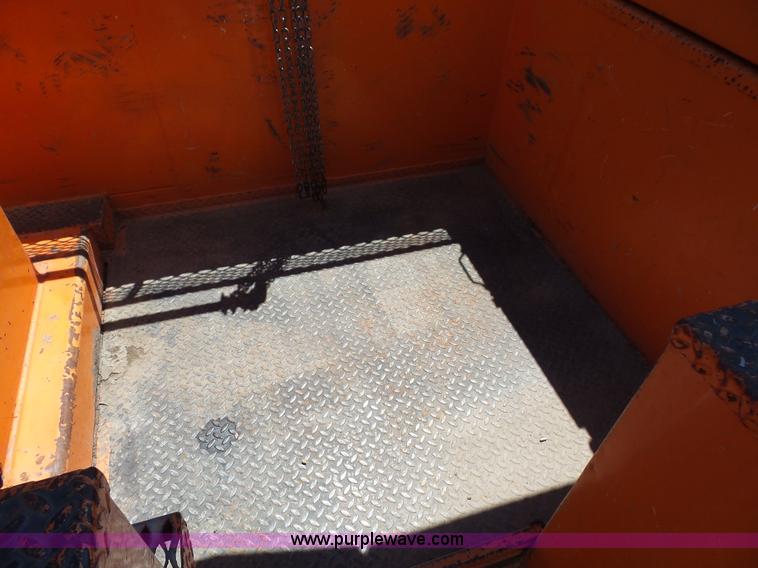 image for item BK9640 1997 GMC C7500 bucket truck