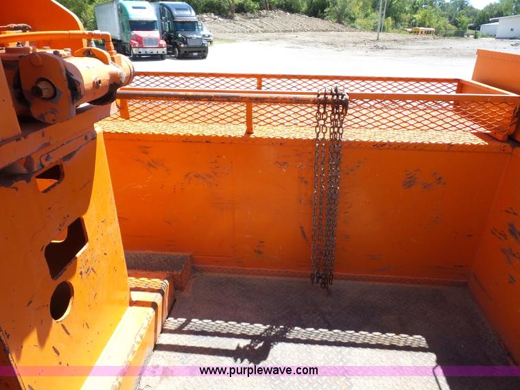 image for item BK9640 1997 GMC C7500 bucket truck