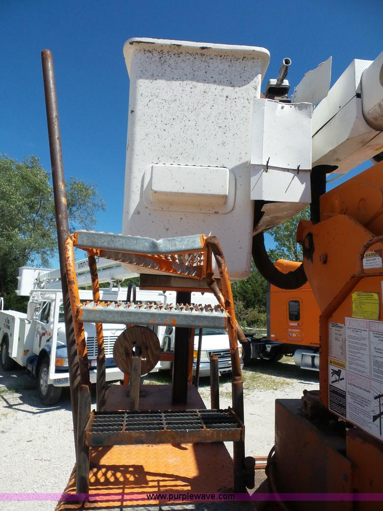 image for item BK9640 1997 GMC C7500 bucket truck