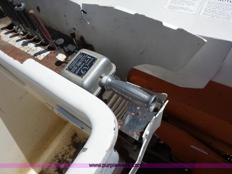 image for item BK9640 1997 GMC C7500 bucket truck