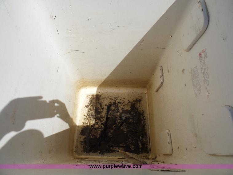 image for item BK9640 1997 GMC C7500 bucket truck