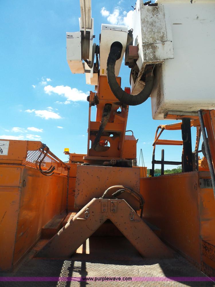 image for item BK9640 1997 GMC C7500 bucket truck