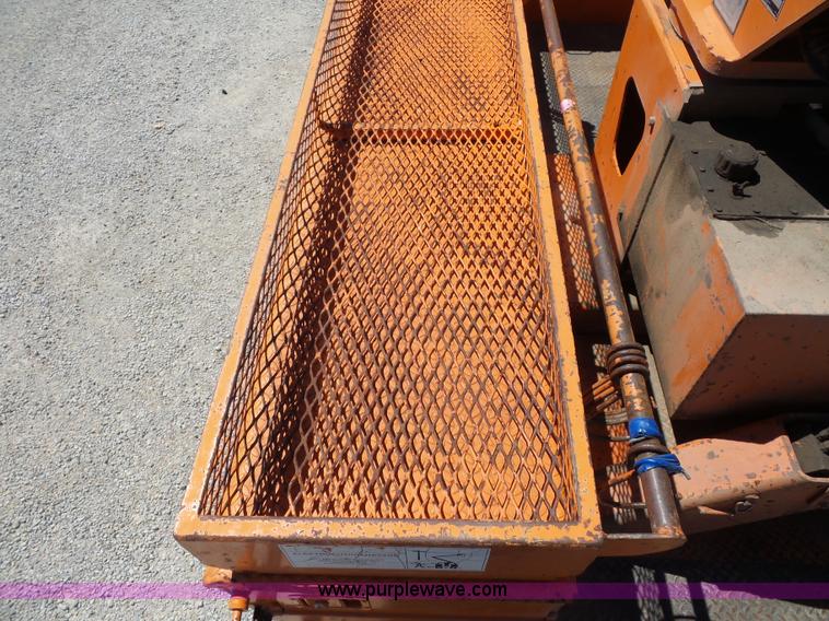 image for item BK9640 1997 GMC C7500 bucket truck