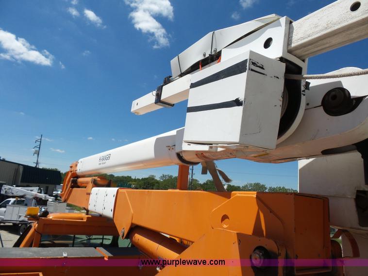 image for item BK9640 1997 GMC C7500 bucket truck