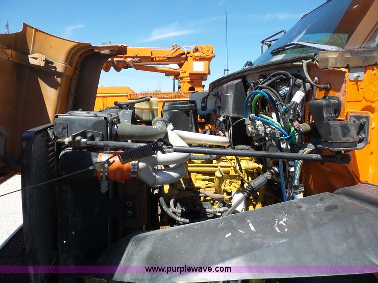 image for item BK9640 1997 GMC C7500 bucket truck