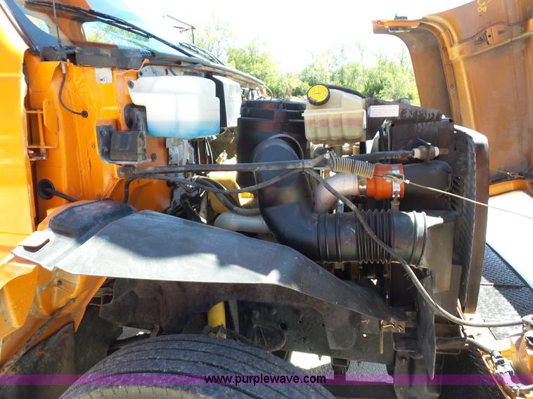 image for item BK9640 1997 GMC C7500 bucket truck