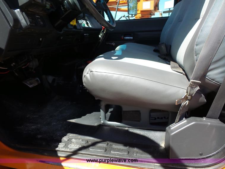 image for item BK9640 1997 GMC C7500 bucket truck