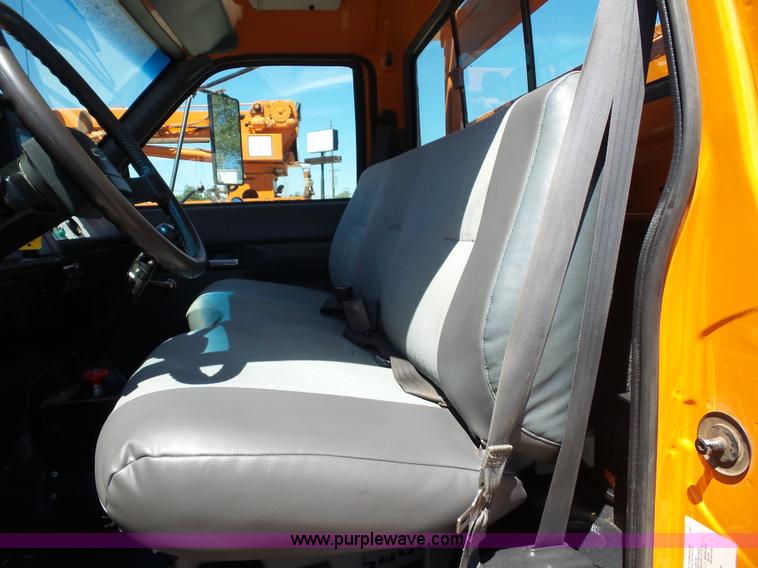 image for item BK9640 1997 GMC C7500 bucket truck