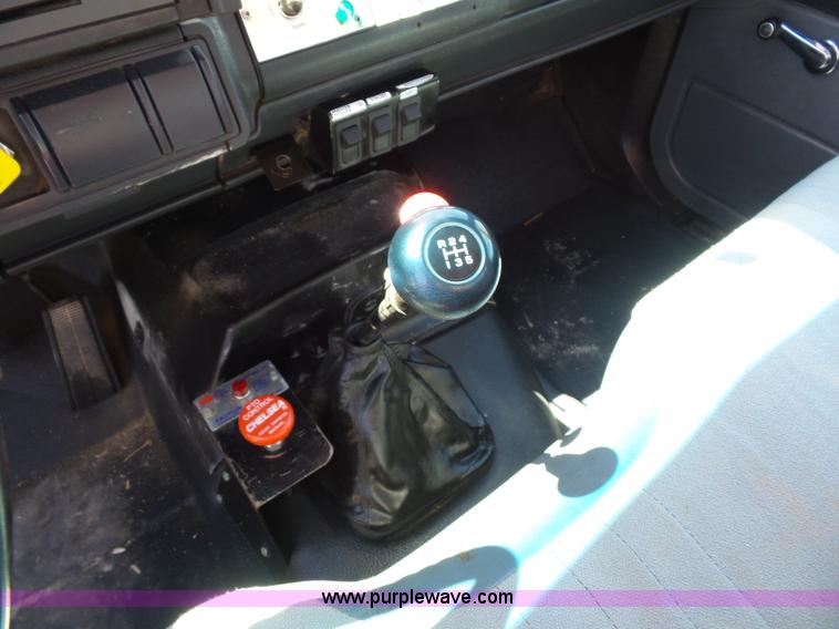 image for item BK9640 1997 GMC C7500 bucket truck