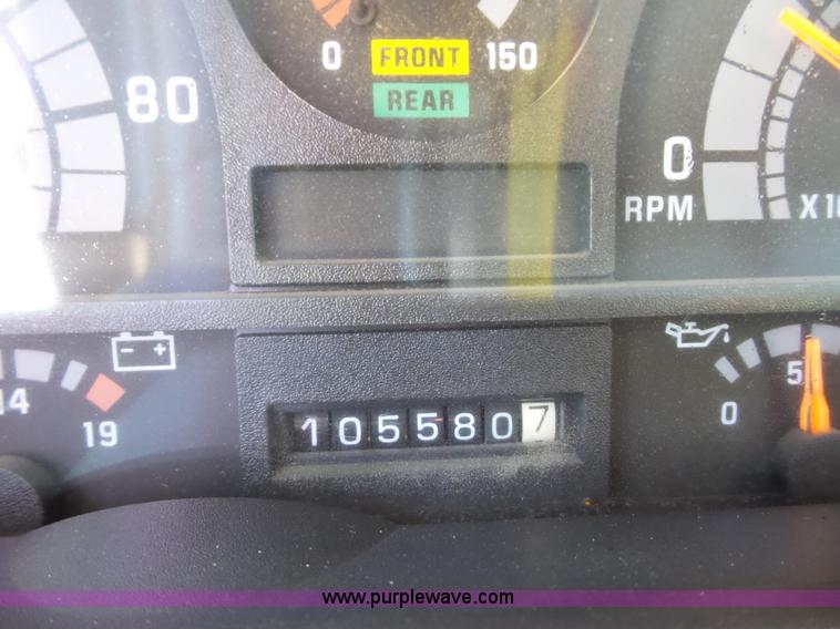 image for item BK9640 1997 GMC C7500 bucket truck