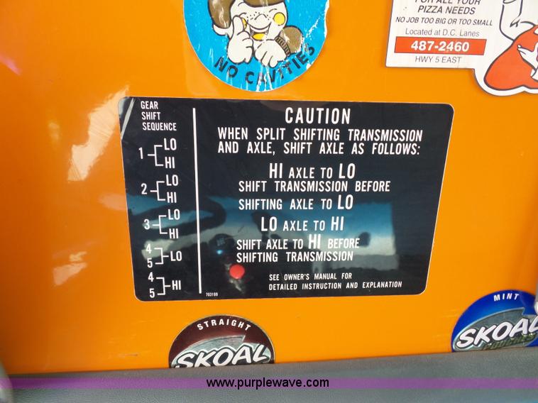 image for item BK9640 1997 GMC C7500 bucket truck